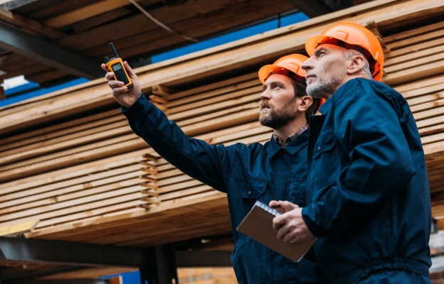 O combate aos acidentes de trabalho é um desafio persistente que exige gestão de riscos eficaz e uso de tecnologia