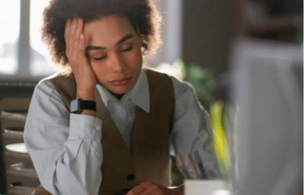 Especialistas alertam que adoecer no trabalho também é considerado acidente